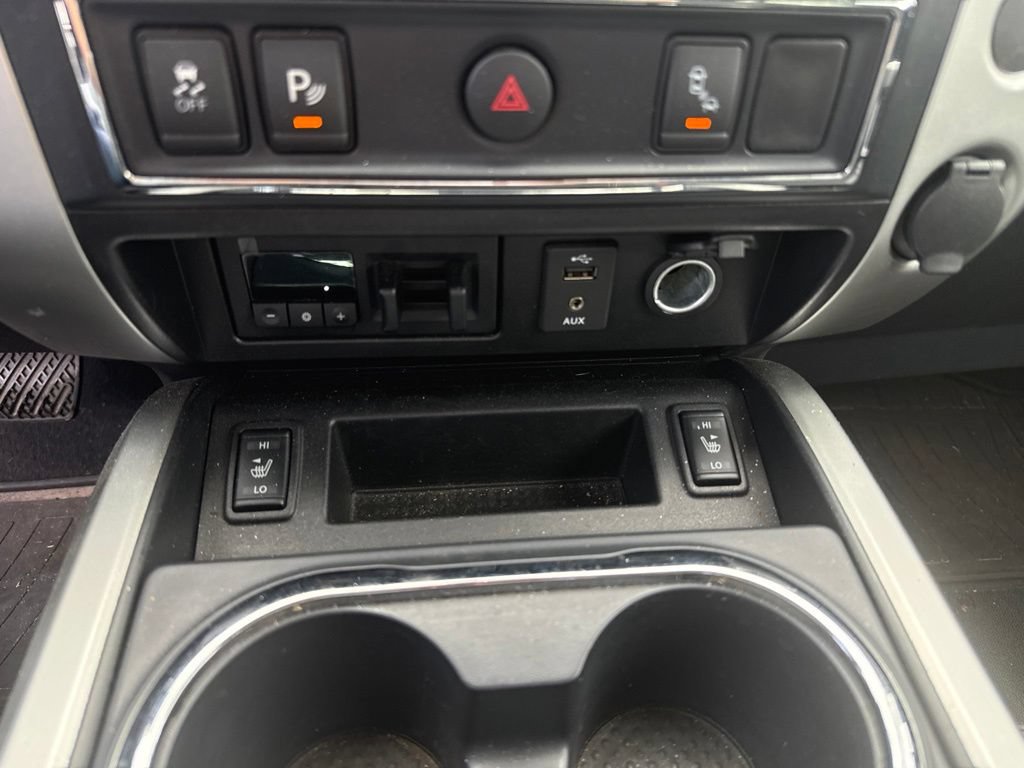 Used 2017 Nissan Titan SL w/ SL Towing Convenience Package RWD image 8