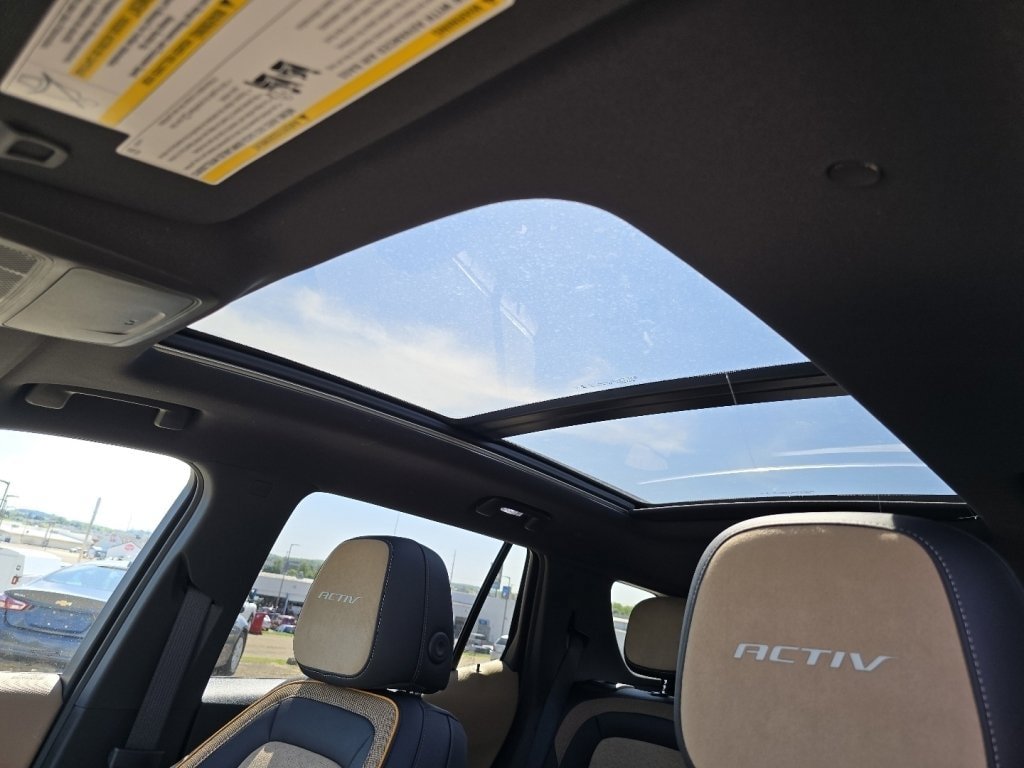 New 2026 Chevrolet Equinox ACTIV w/ Convenience Package III FWD image 3