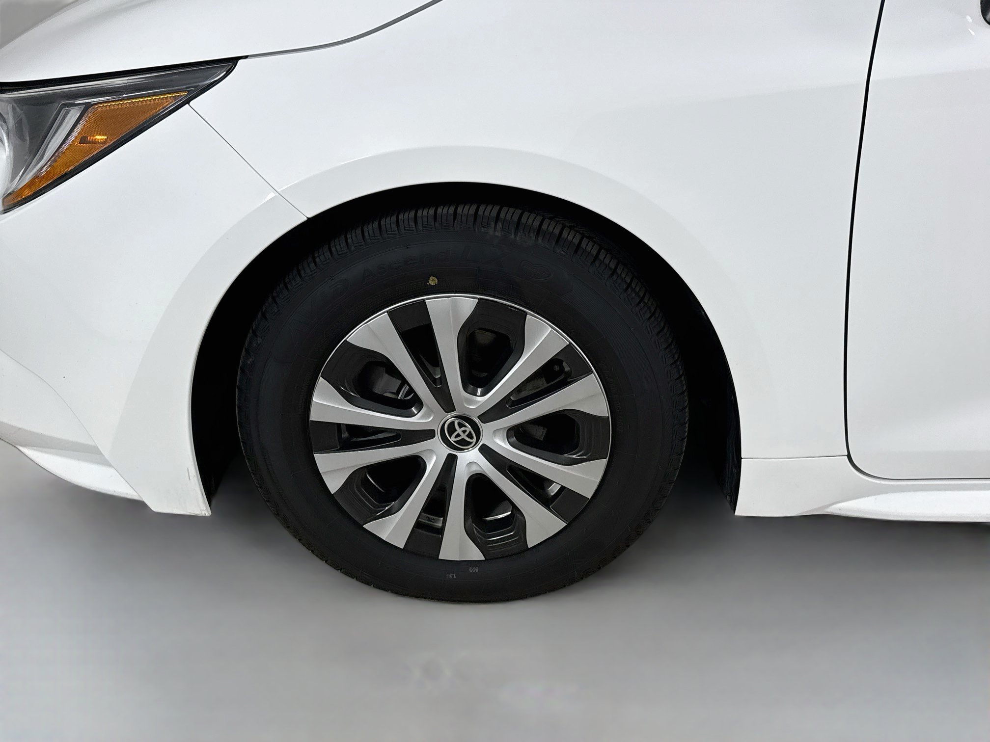 Certified 2022 Toyota Corolla LE FWD image 31