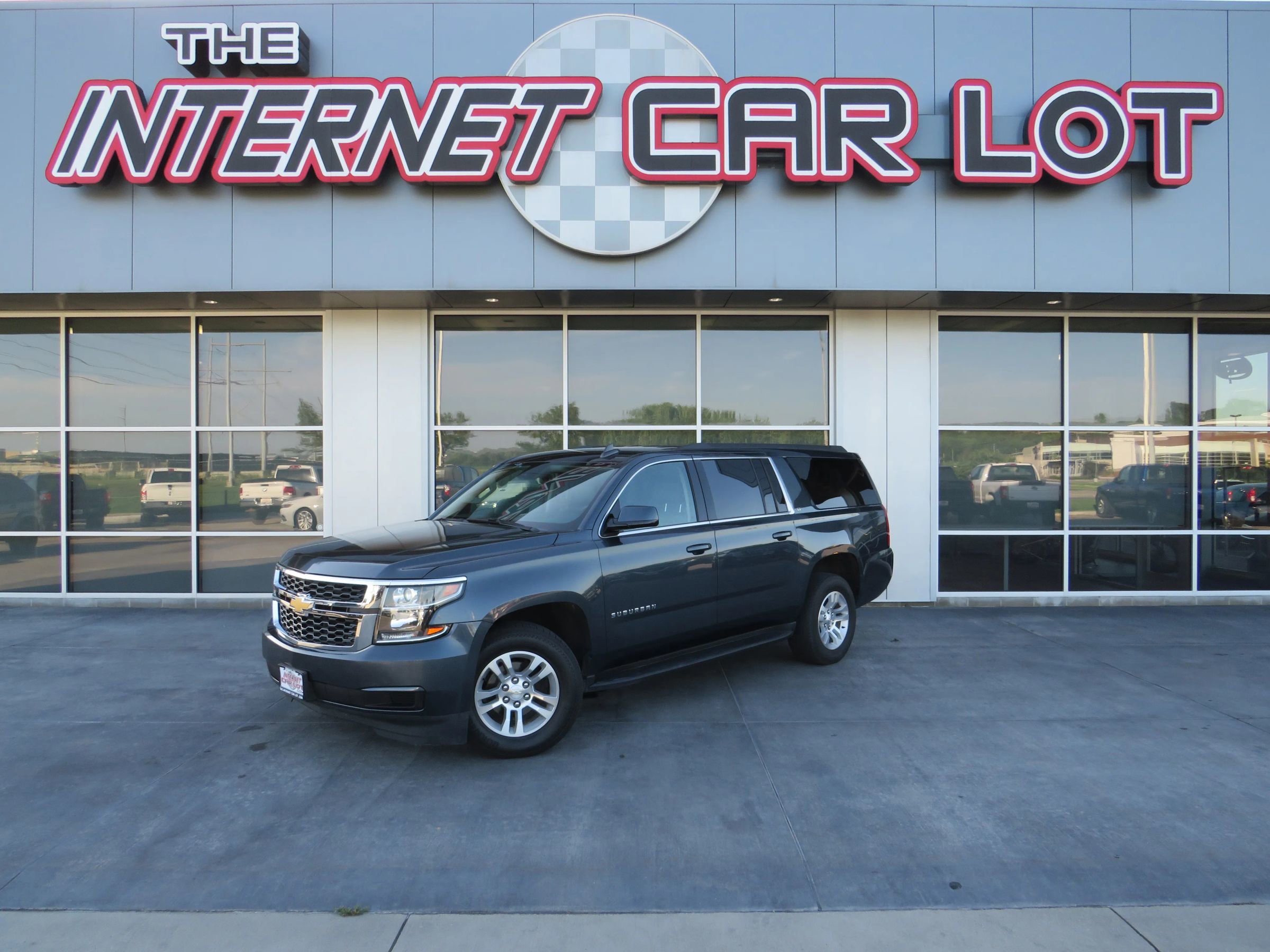 Used 2020 Chevrolet Suburban LT AWD/4WD image 1