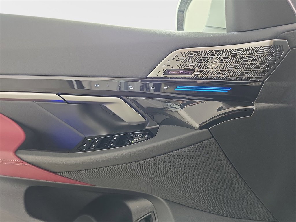 Used 2026 BMW 530i xDrive w/ Premium Package image 31