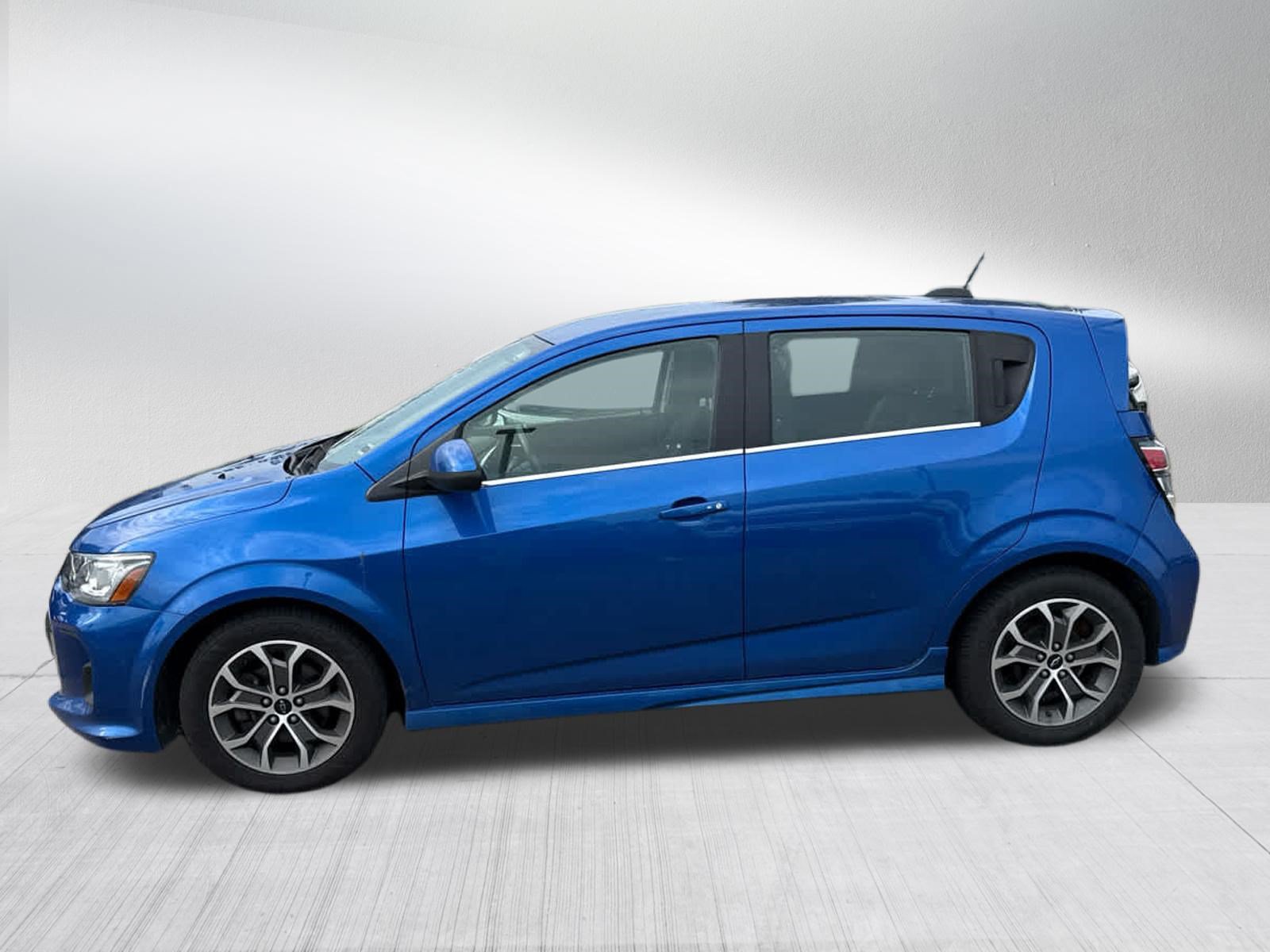 Used 2019 Chevrolet Sonic LT w/ Convenience Package FWD image 4