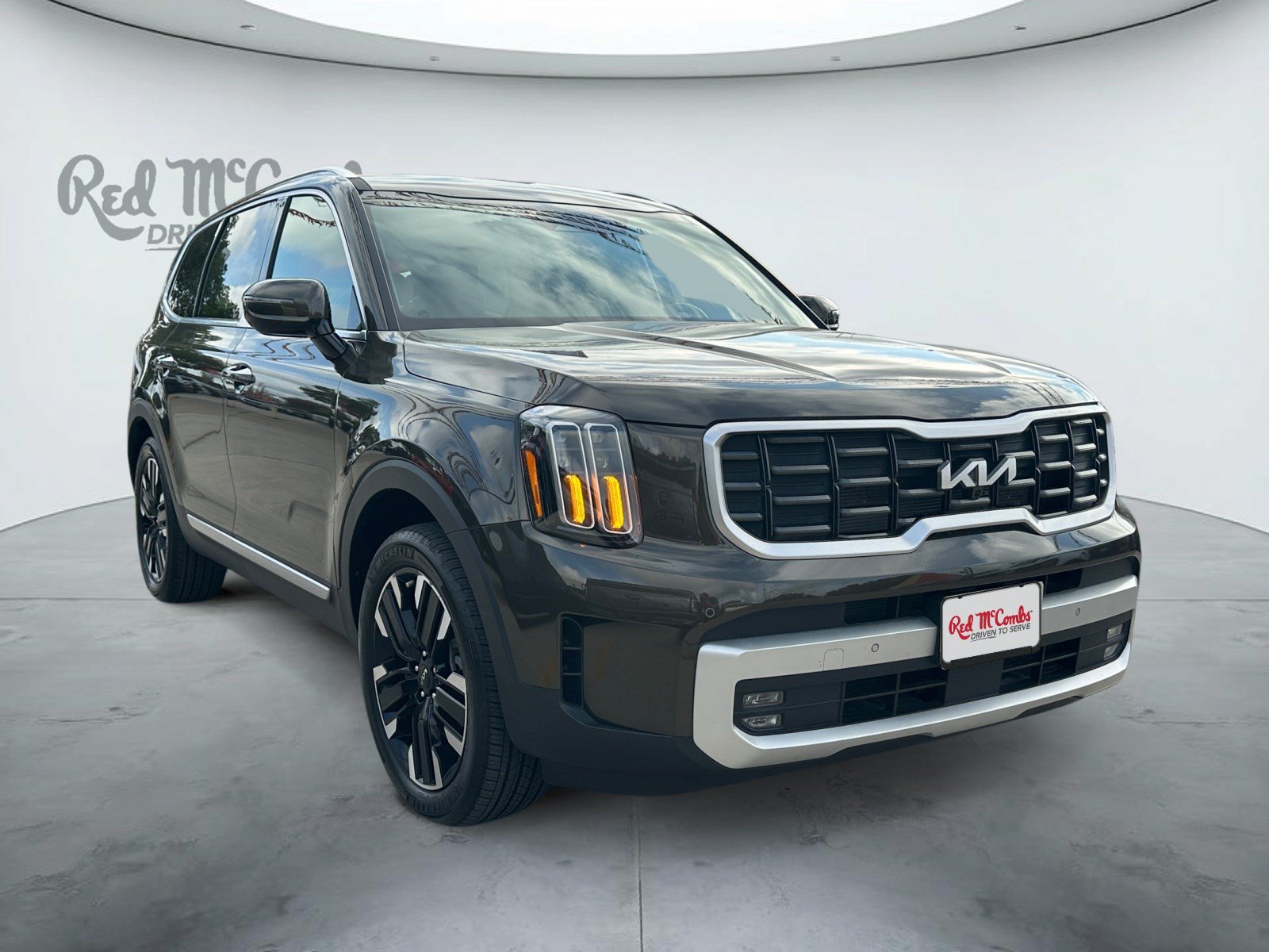 Used 2024 Kia Telluride SX Prestige w/ Towing Package AWD/4WD image 3