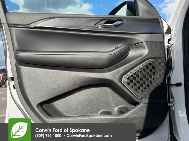 Used 2024 Jeep Grand Cherokee Laredo w/ Trailer Tow Package AWD/4WD image 19