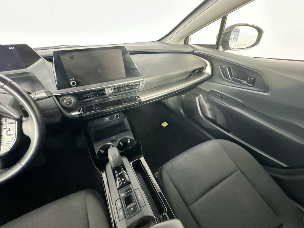 Used 2025 Toyota Prius LE FWD image 11