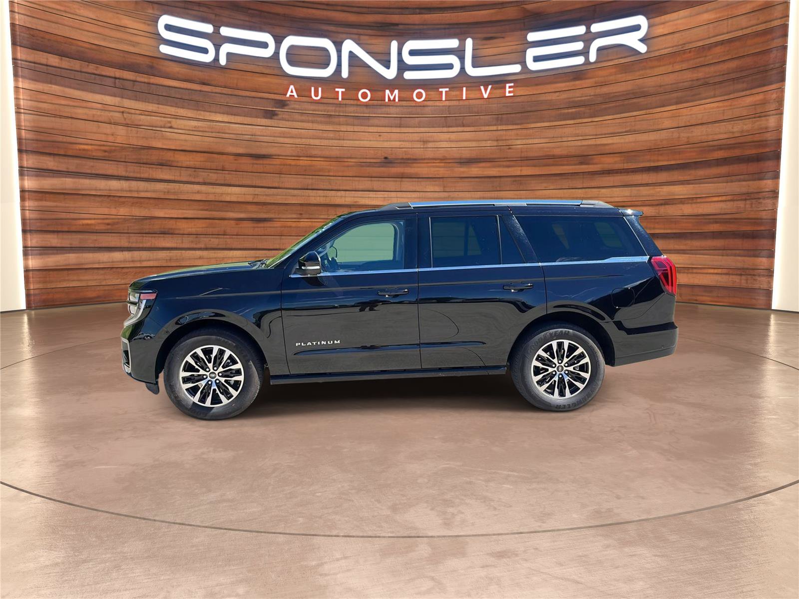 Used 2025 Ford Expedition Platinum AWD/4WD image 2