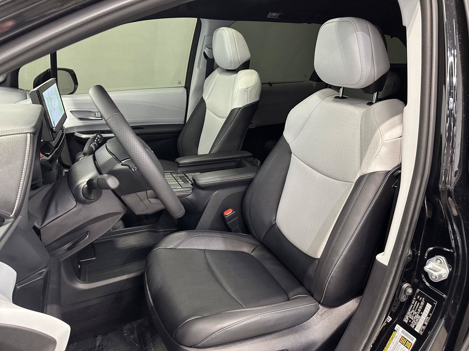 Used 2026 Toyota Sienna XSE AWD/4WD image 15