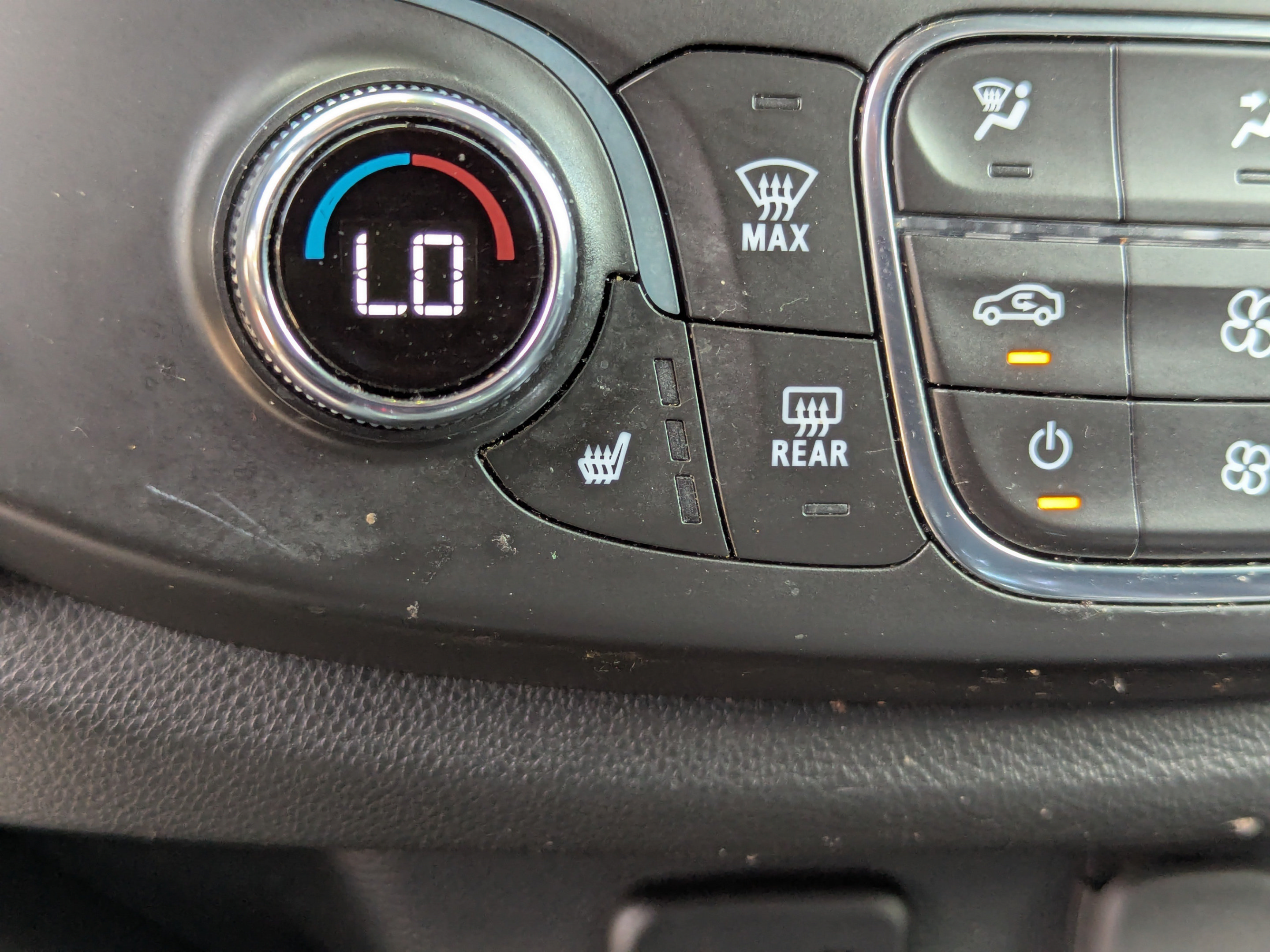 Used 2023 Chevrolet Traverse LT FWD image 29