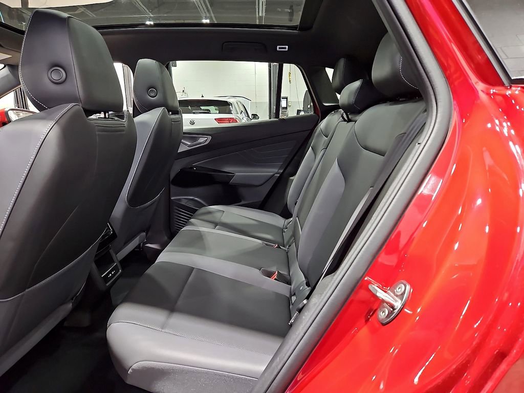 Used 2025 Volkswagen ID.4 Pro S image 9