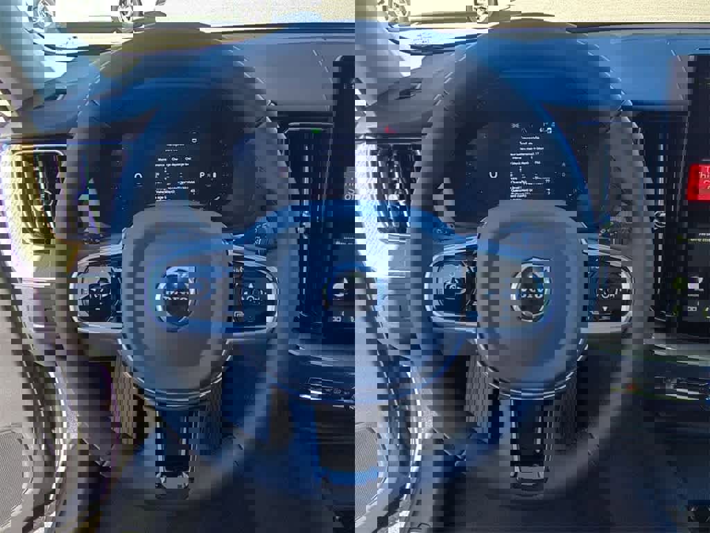 New 2026 Volvo XC60 B5 Plus w/ Protection Package Premier image 23