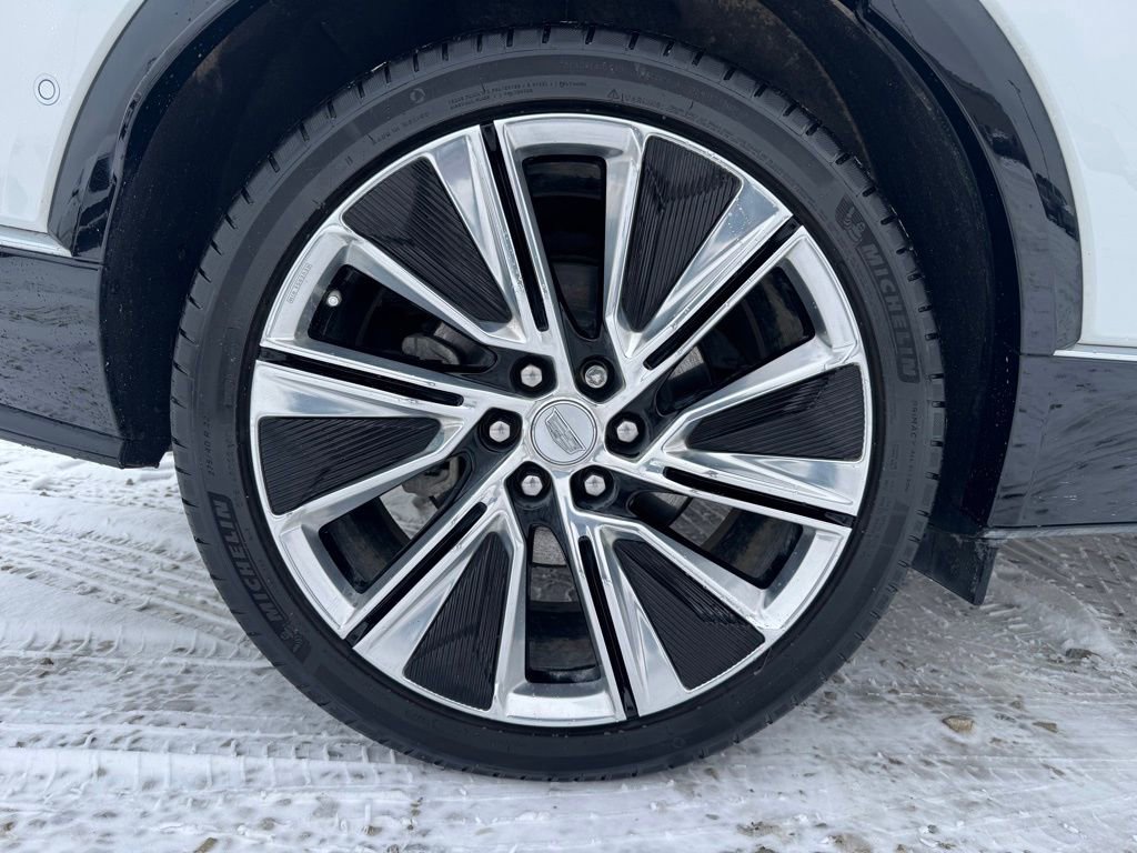 Certified 2024 Cadillac Lyriq Luxury w/ LPO, Floor Liner Package image 18