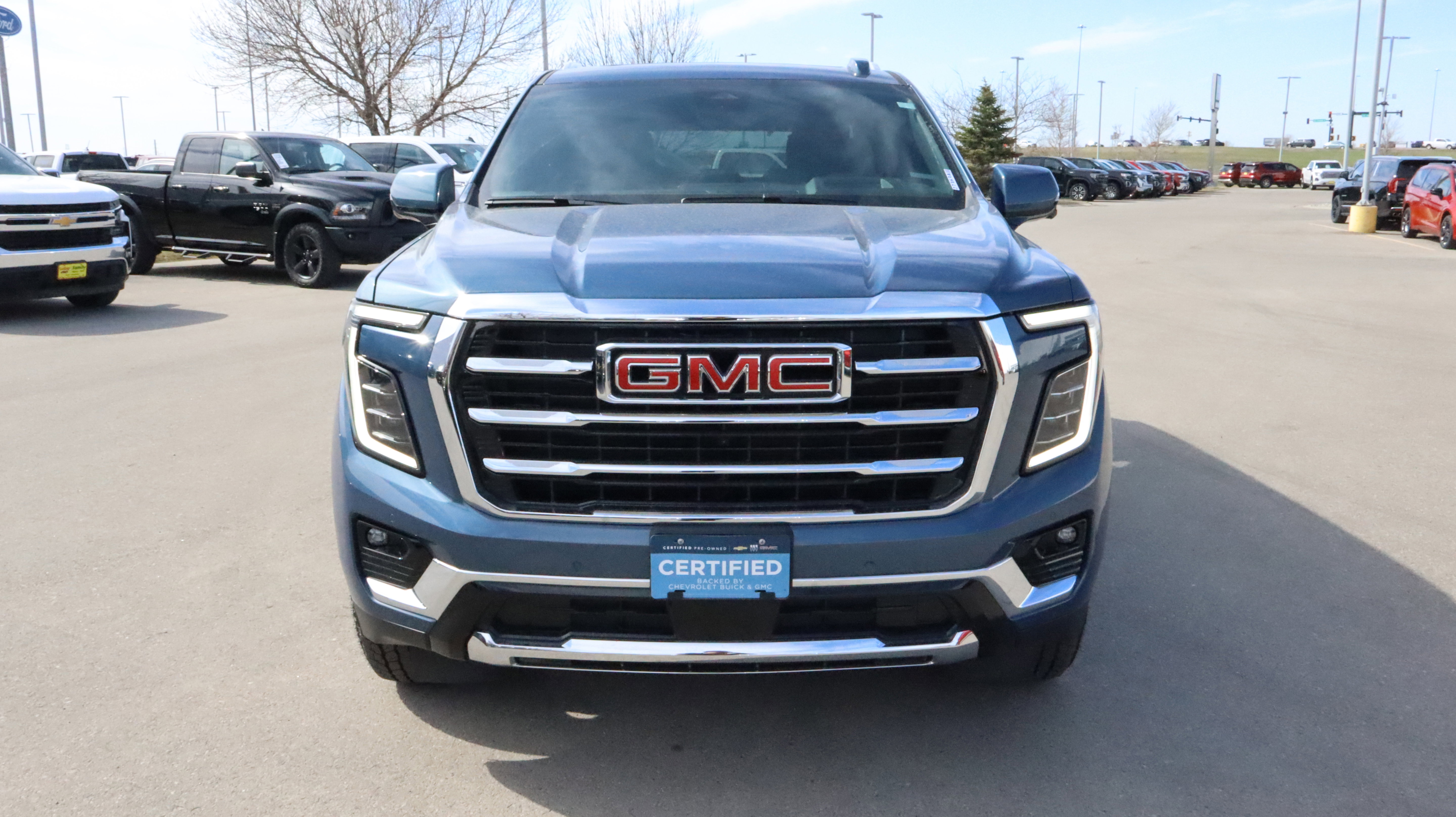 Certified 2026 GMC Yukon XL Elevation w/ Elevation Premium Package AWD/4WD image 2