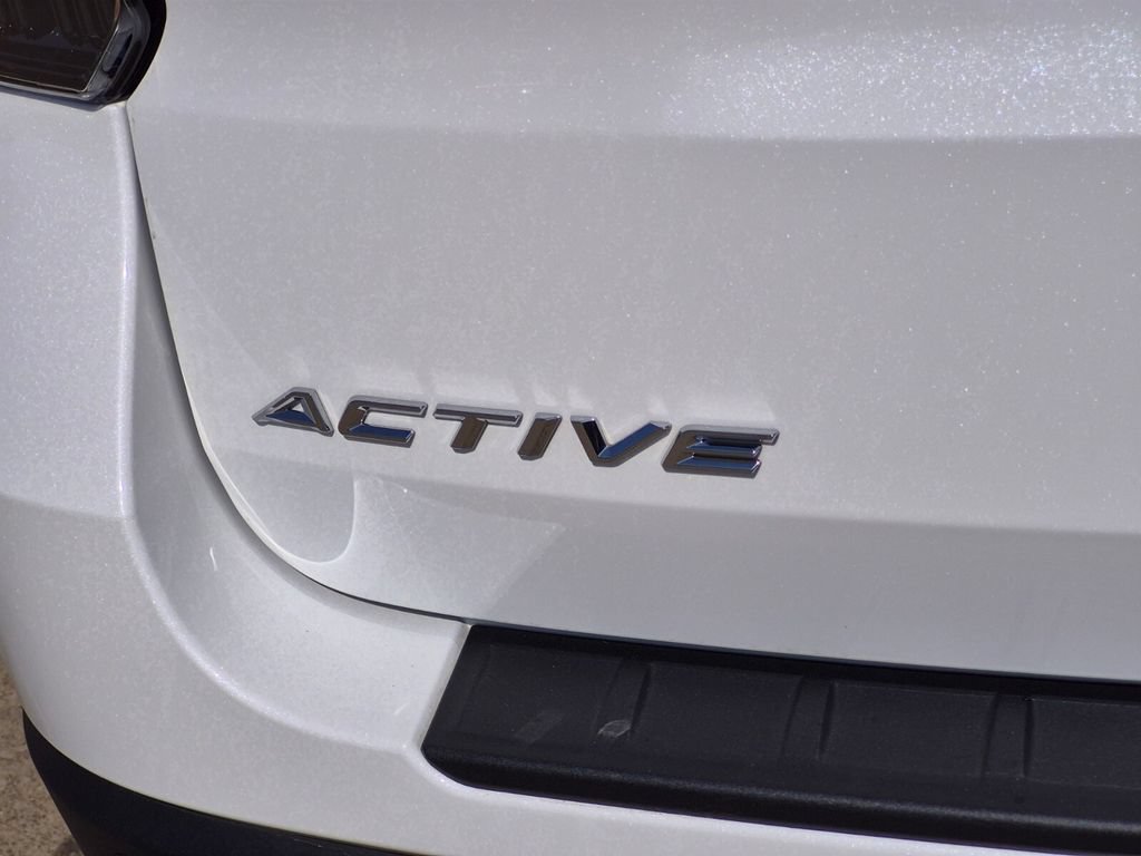 Used 2025 Ford Explorer Active w/ Active Comfort Package RWD image 8