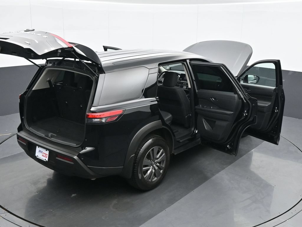 Used 2025 Nissan Pathfinder S AWD/4WD image 39