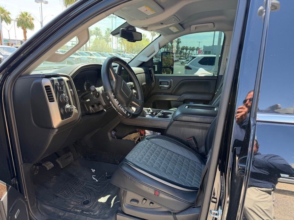 Used 2018 GMC Sierra 3500 Denali w/ Duramax Plus Package AWD/4WD image 6