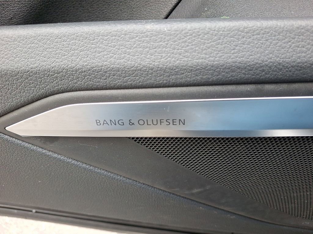 Used 2023 Audi e-tron Premium Plus w/ Premium Plus Package image 28