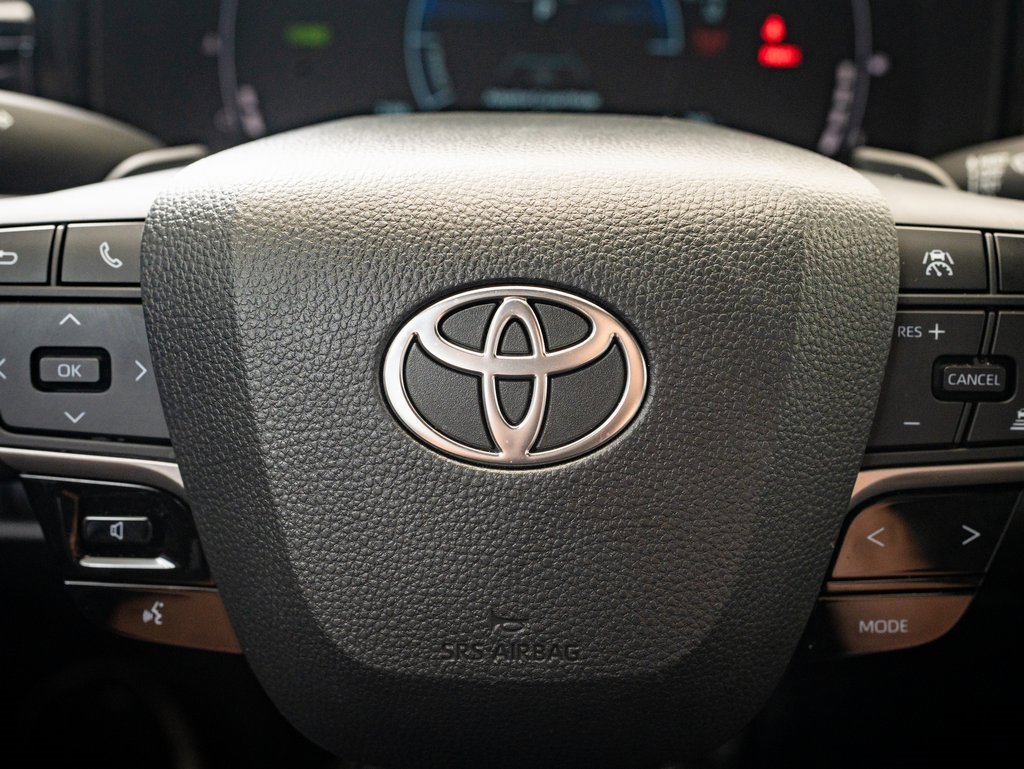 Used 2025 Toyota Camry SE image 24