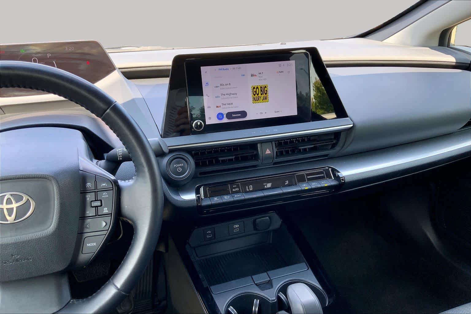 Used 2025 Toyota Prius LE FWD image 7
