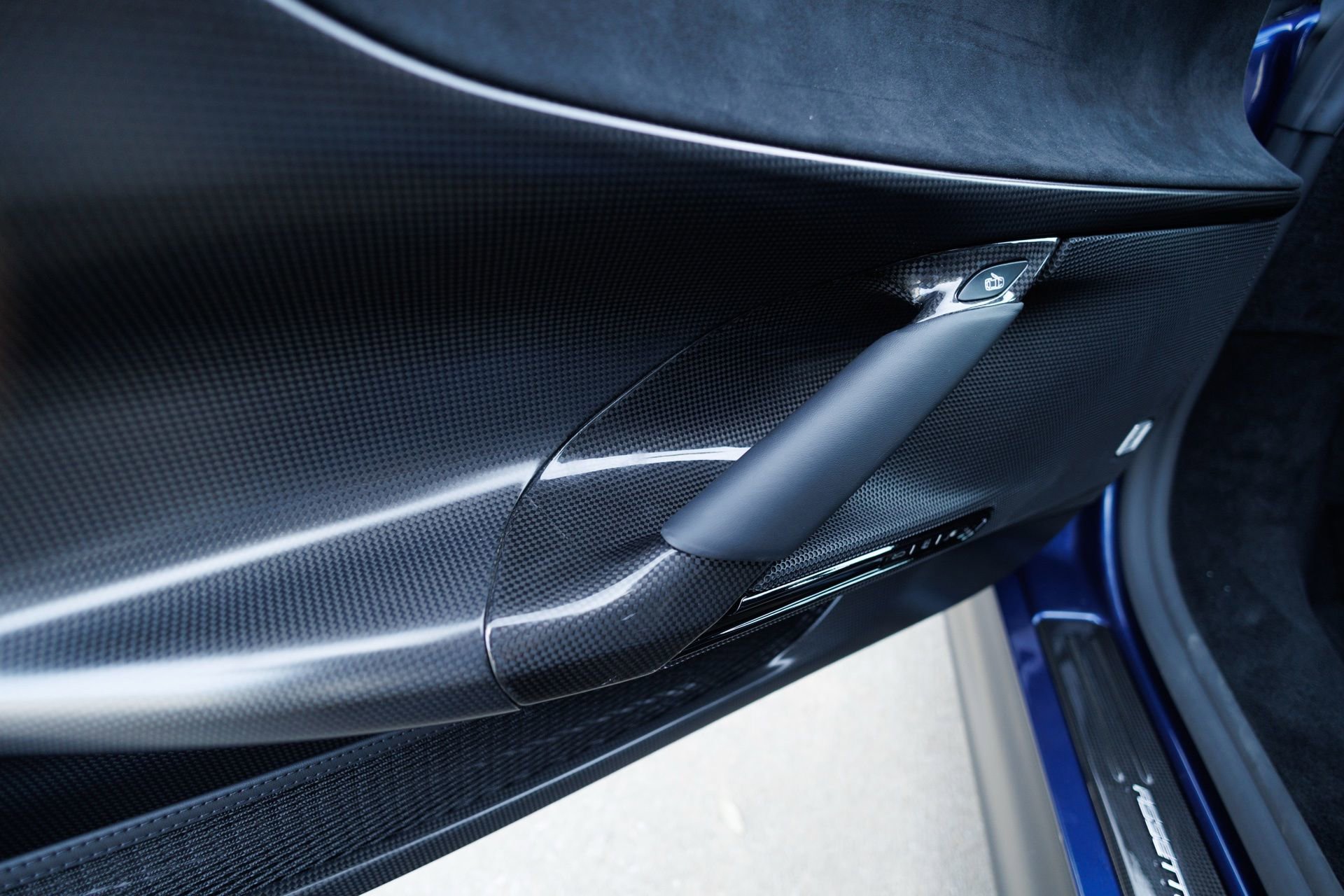 Used 2022 Ferrari SF90 Stradale image 48