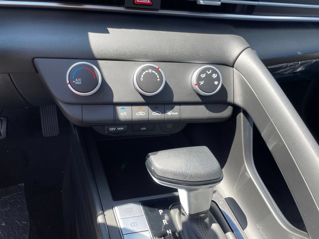 New 2026 Hyundai Elantra SE FWD image 14