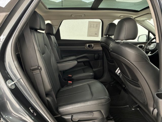 Used 2021 Kia Sorento EX w/ Panoramic Sunroof Package AWD/4WD image 16