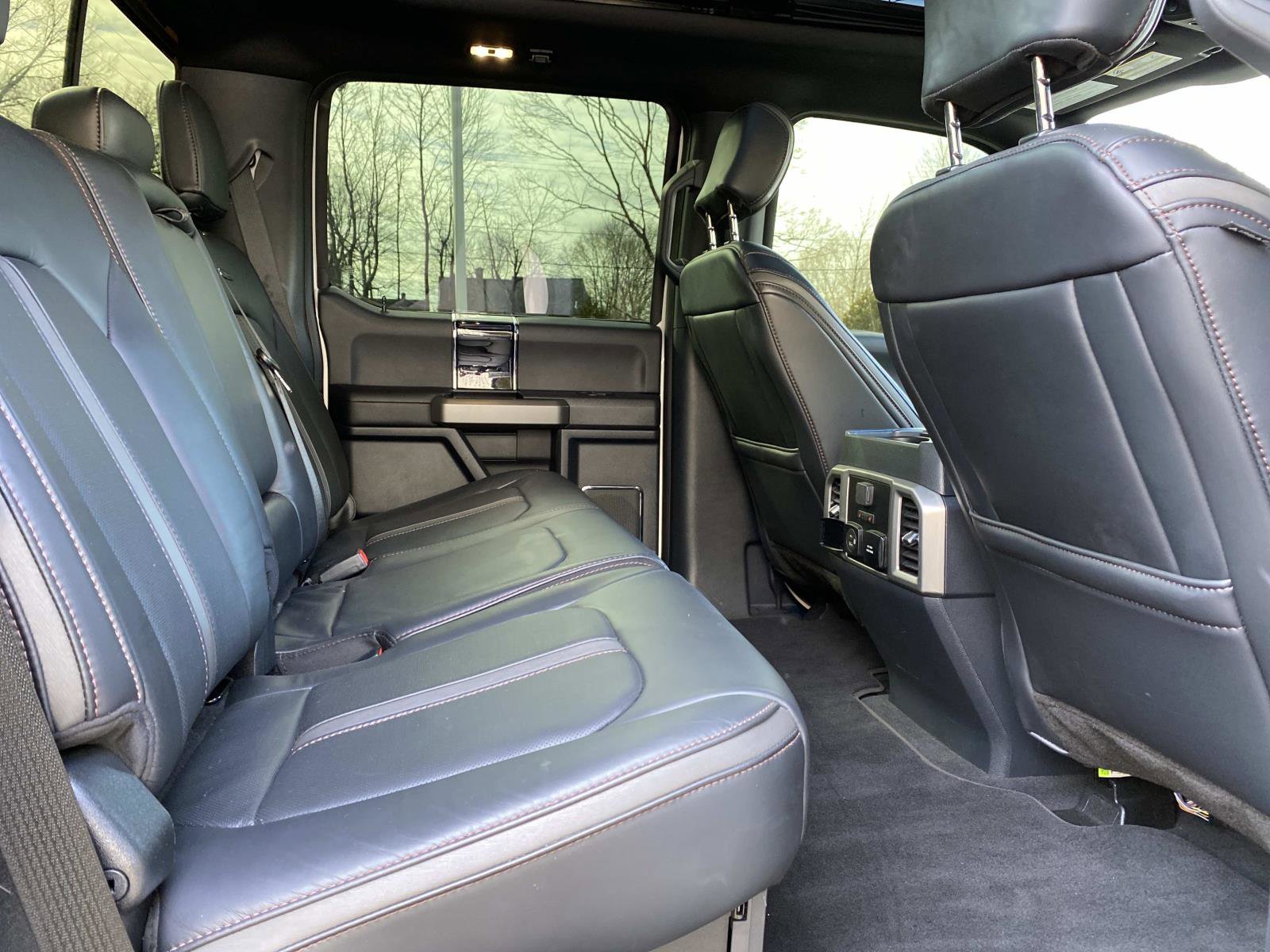 Used 2022 Ford F450 Platinum w/ FX4 Off-Road Package image 38