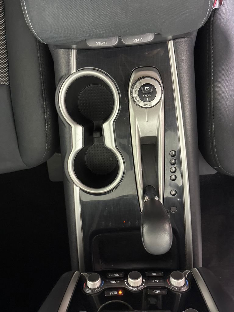 Used 2017 Nissan Pathfinder SV image 24