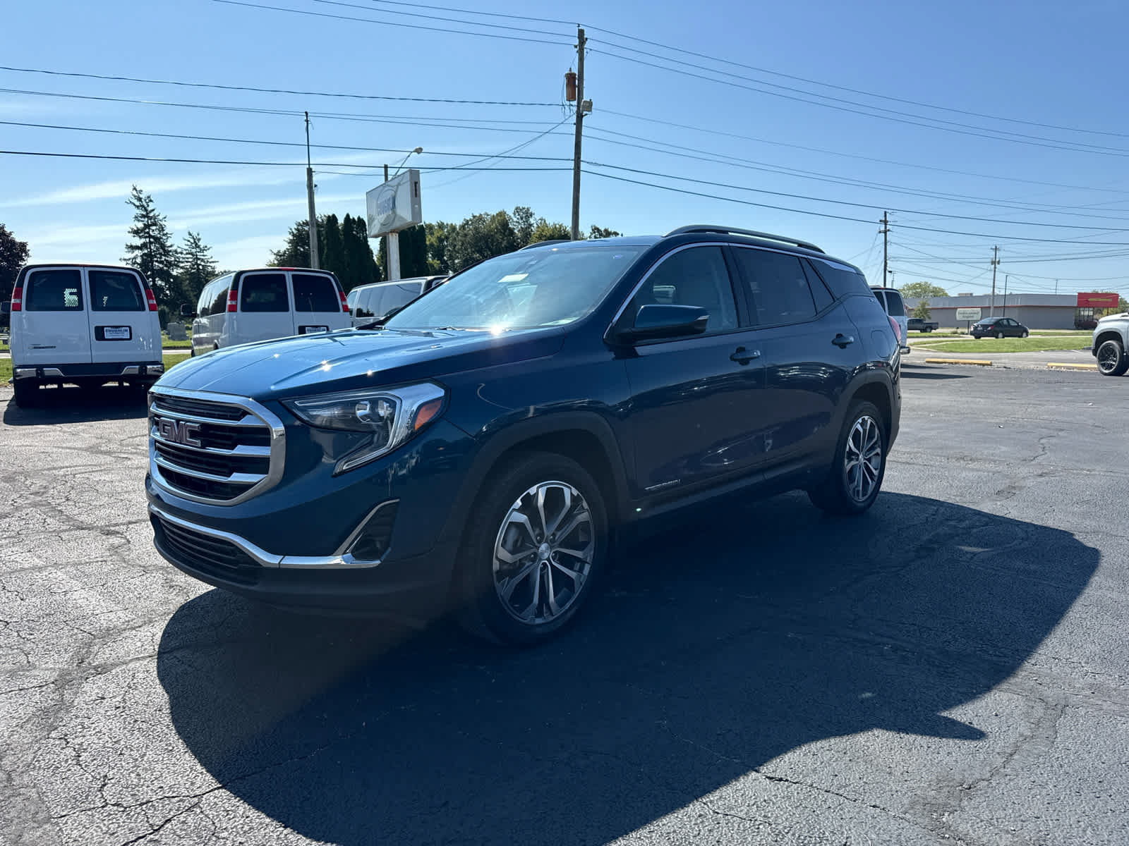 Certified 2021 GMC Terrain SLT w/ Infotainment Package II AWD/4WD image 1