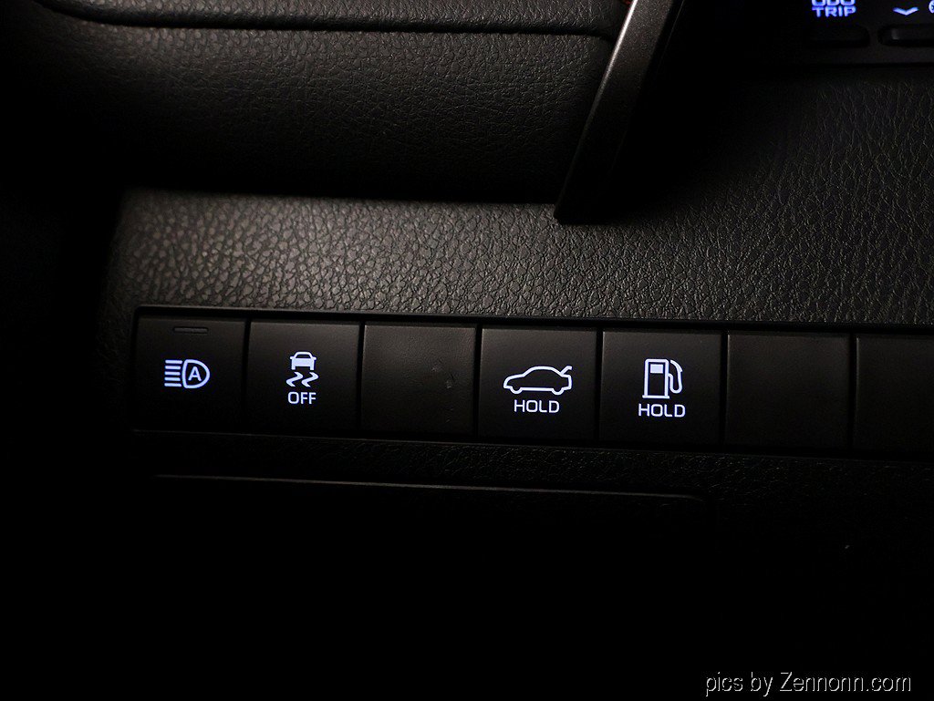 Used 2022 Toyota Camry XSE FWD image 23