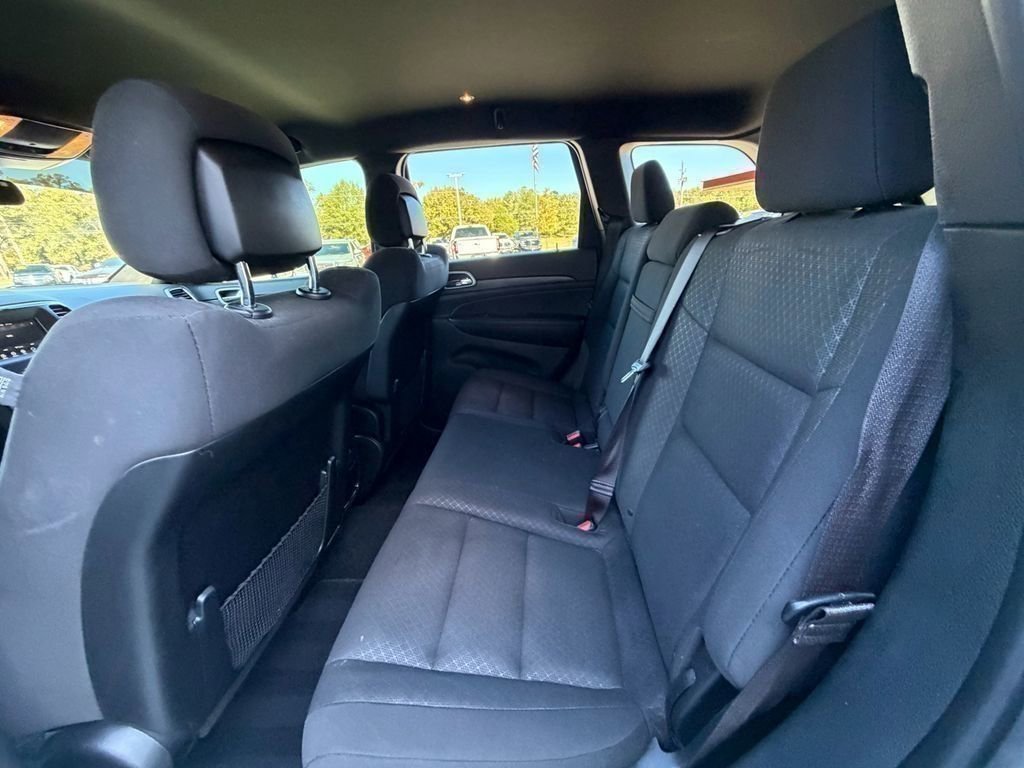 Used 2020 Jeep Grand Cherokee Laredo image 11
