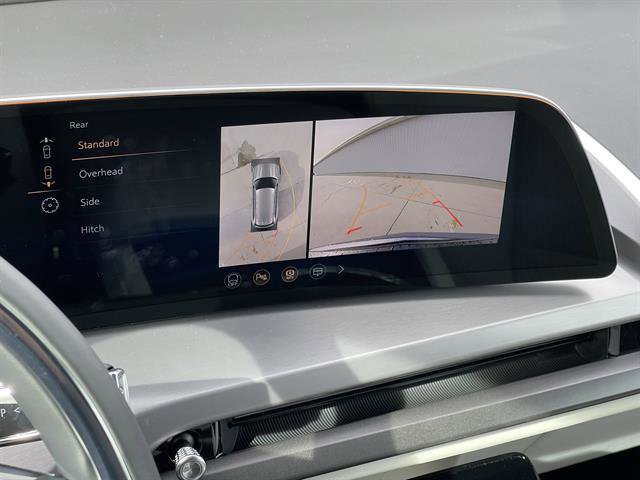 New 2026 Cadillac Vistiq Sport w/ LPO, Floor Liner Package AWD/4WD image 4