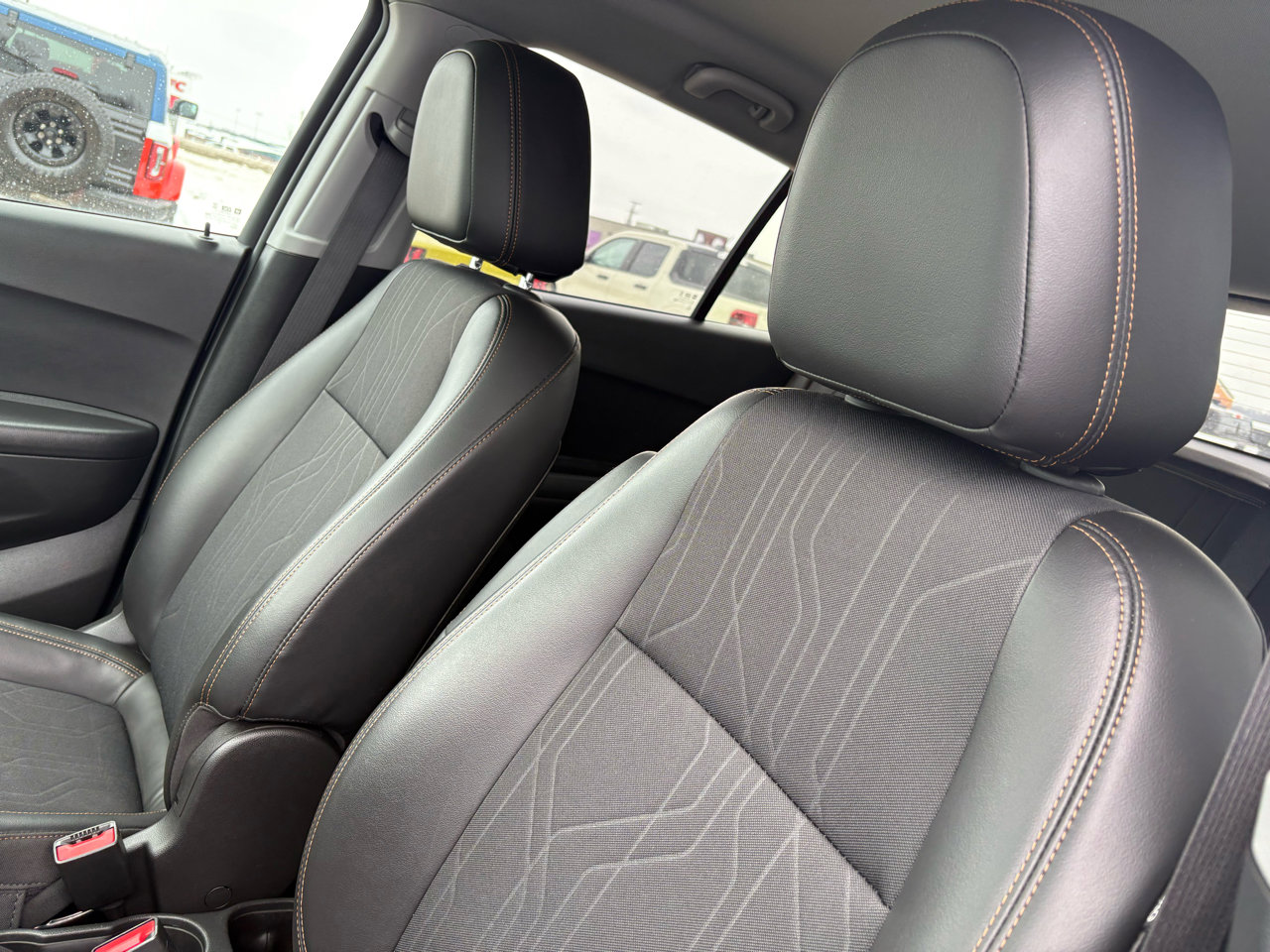 Used 2020 Chevrolet Trax LT w/ LT Convenience Package image 19