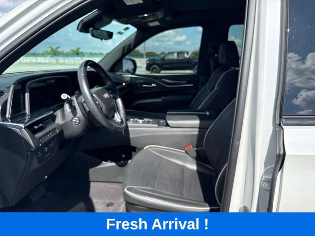 Used 2022 Cadillac Escalade Sport AWD/4WD image 2