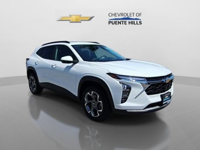 New 2026 Chevrolet Trax LT w/ Sunroof Package FWD image 2