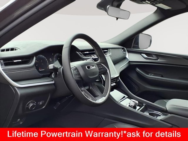 New 2025 Jeep Grand Cherokee 4WD image 10