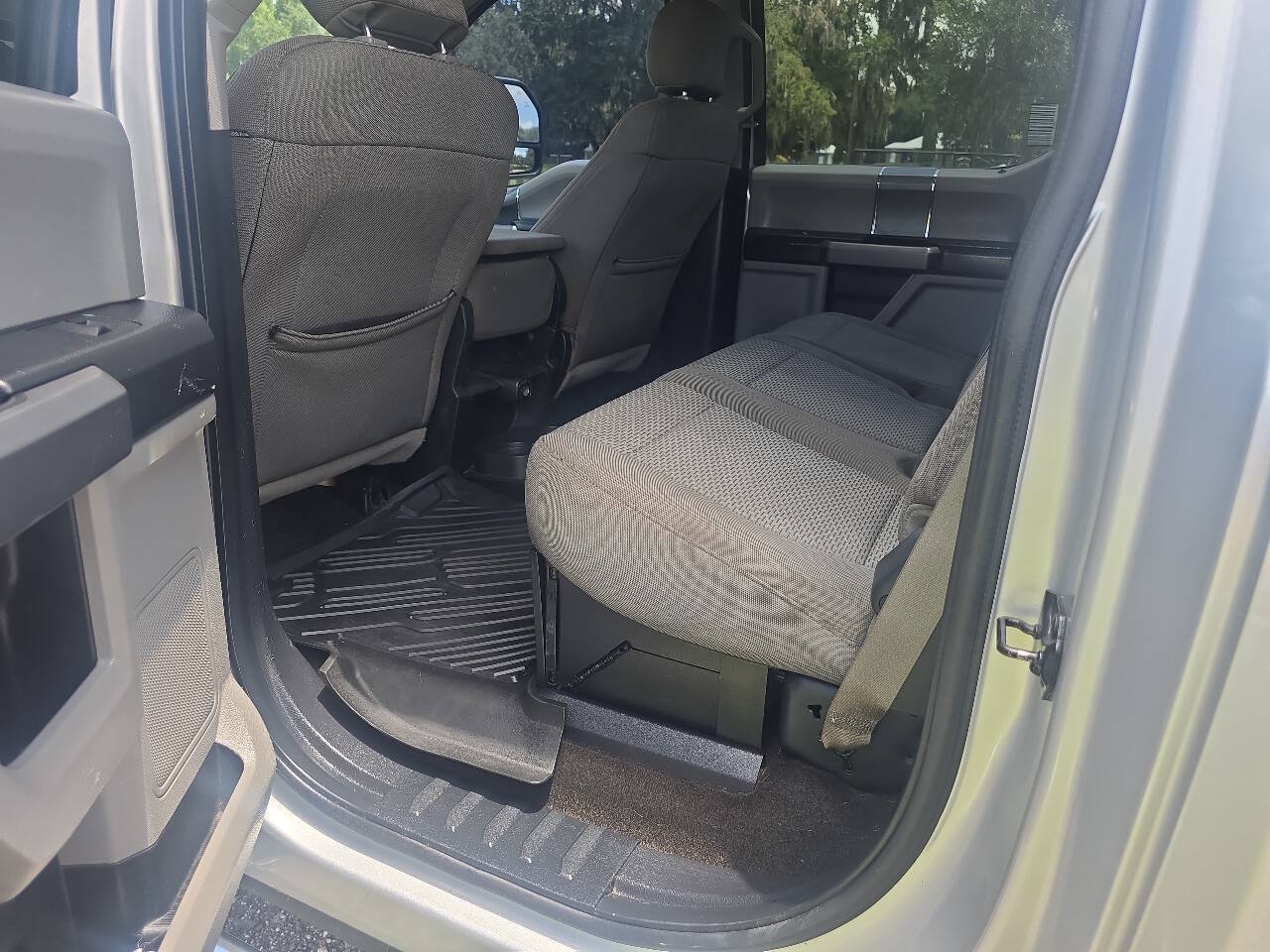 Used 2017 Ford F250 XLT w/ XLT Premium Package AWD/4WD image 17