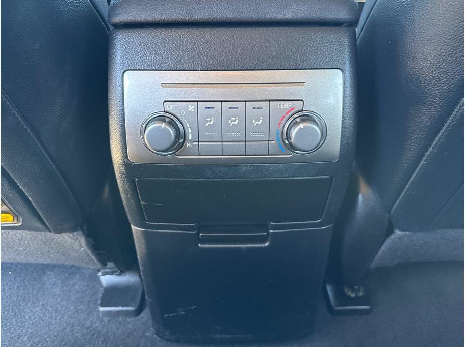 Used 2013 Toyota Highlander SE AWD/4WD image 36