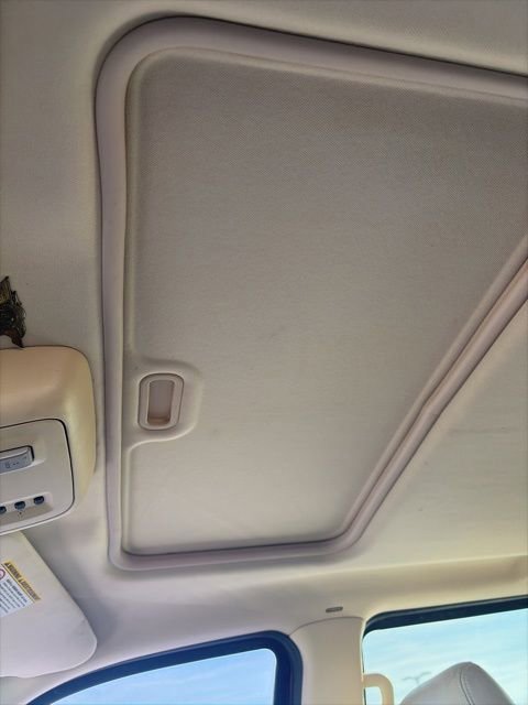 Used 2004 Lincoln Aviator AWD image 18