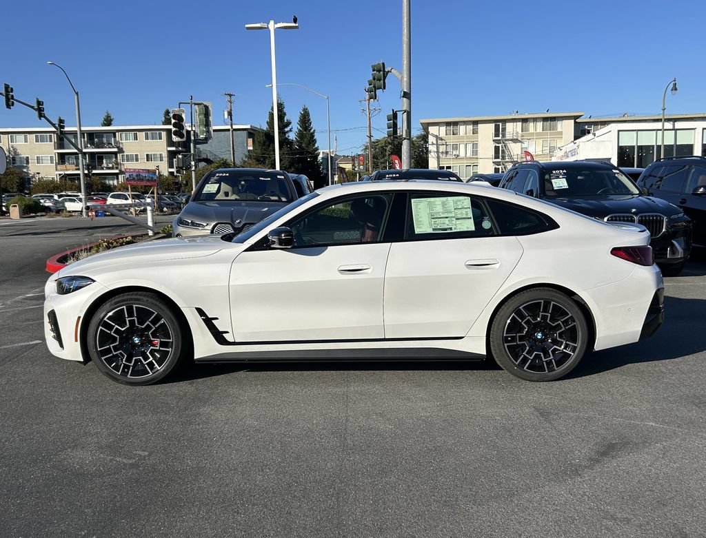 New 2026 BMW i4 eDrive40 w/ M Sport Package RWD image 2
