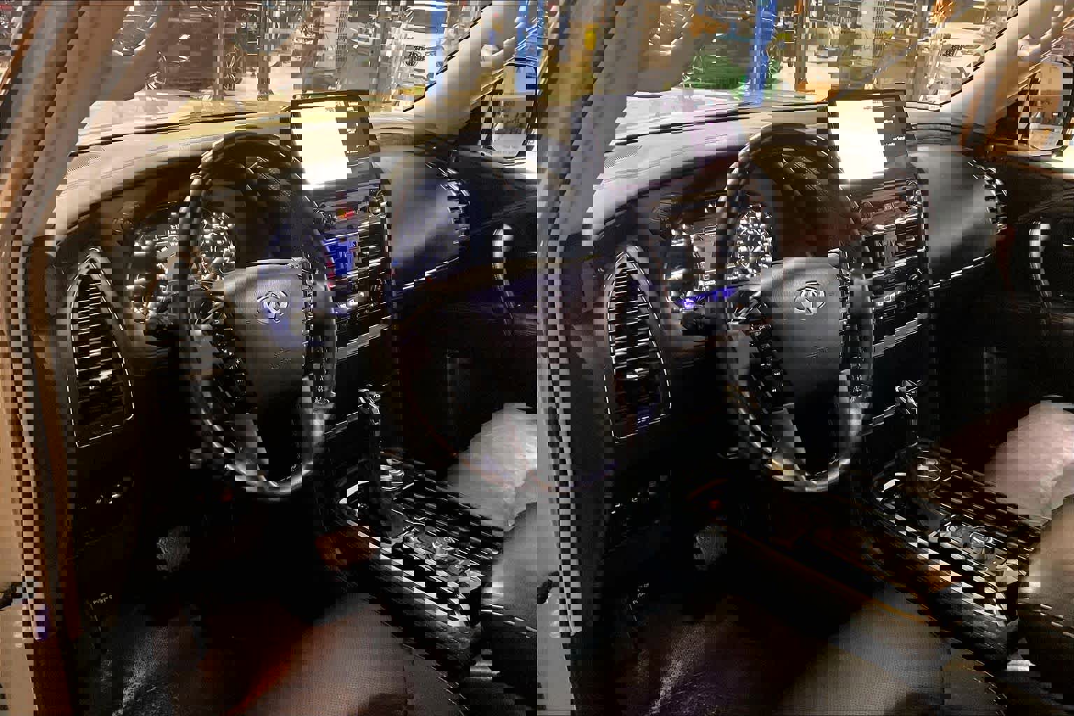 Used 2022 INFINITI QX80 Luxe w/ Cargo Package image 16