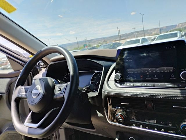 Used 2022 Nissan Rogue SV AWD/4WD image 14