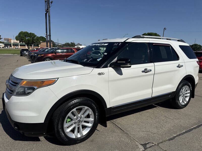 Used 2011 Ford Explorer XLT w/ 202A Rapid Spec Order Code AWD/4WD image 2