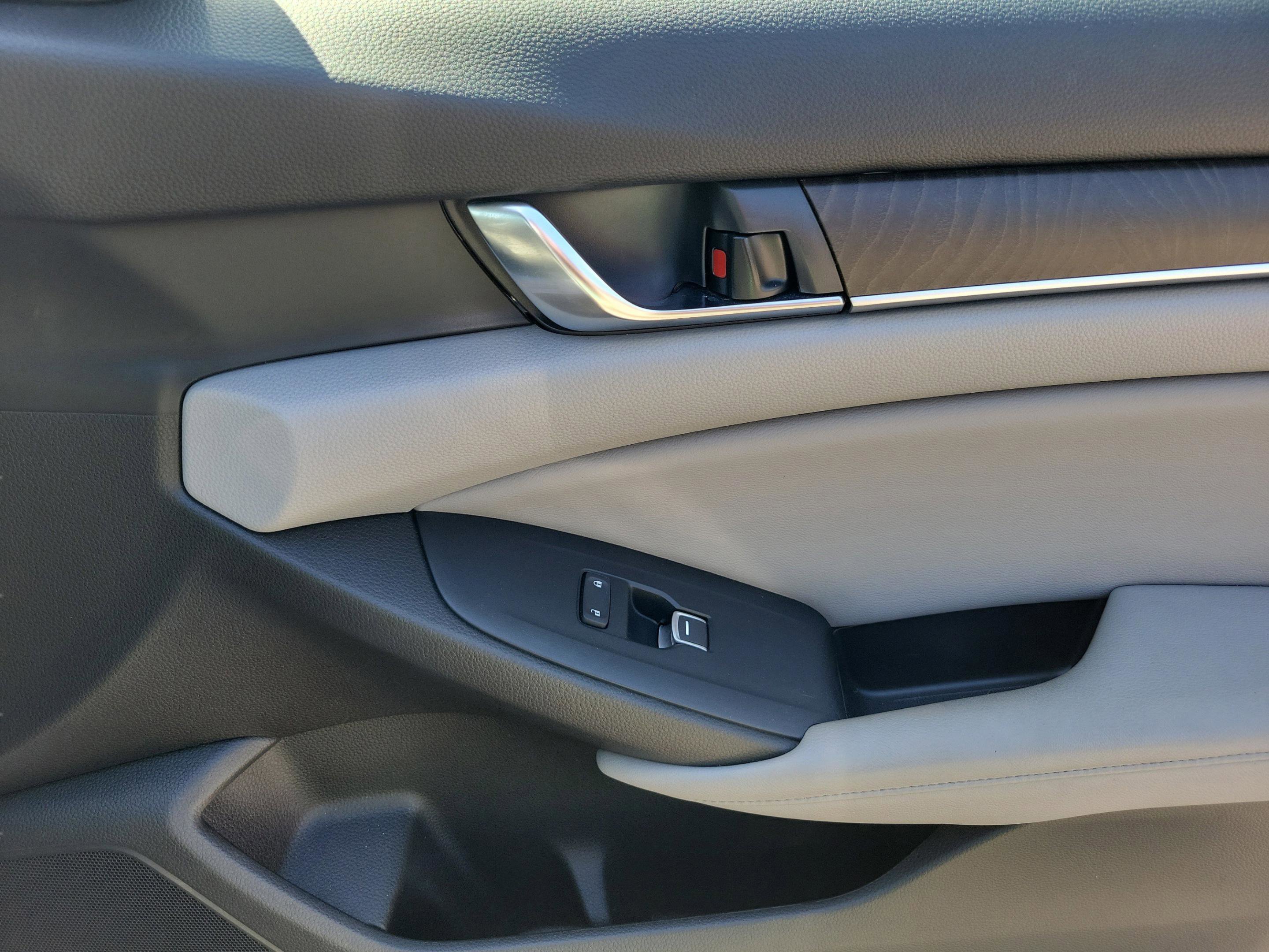 Used 2018 Honda Accord EX-L image 22