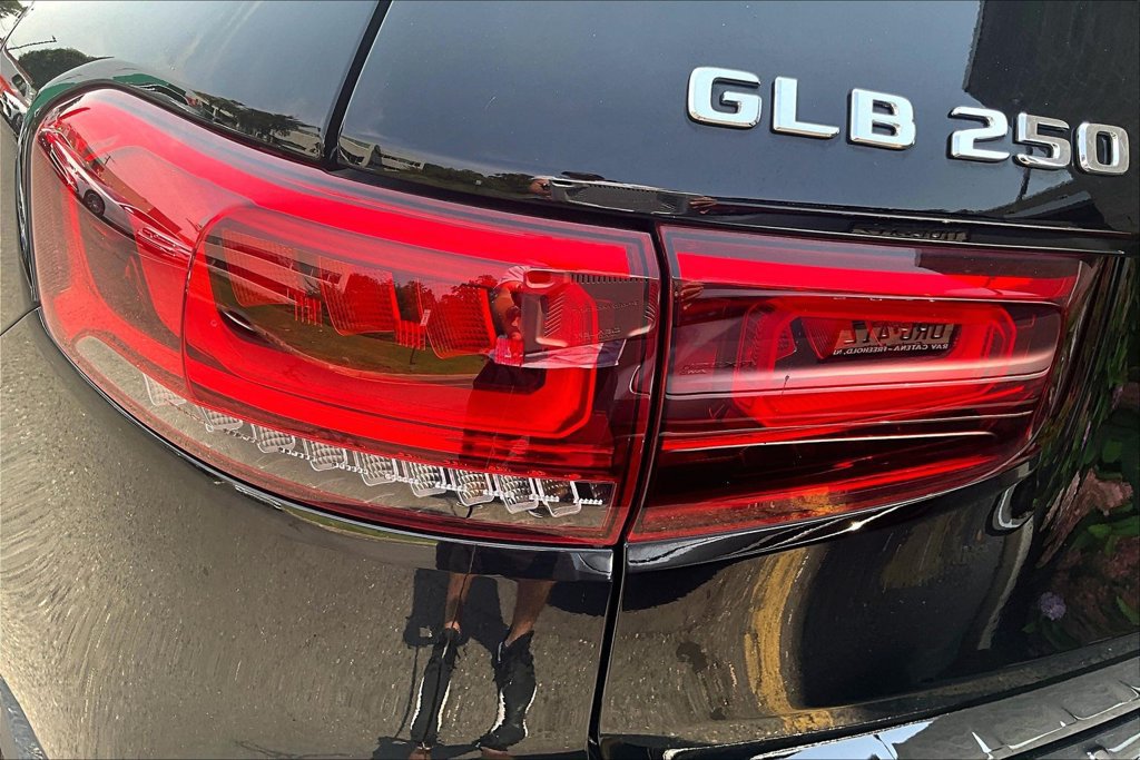 Certified 2023 Mercedes-Benz GLB 250 4MATIC image 32