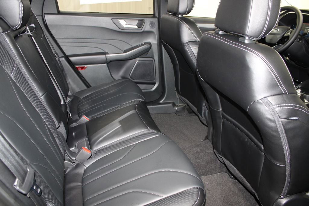 New 2025 Ford Escape SE w/ PHEV Premium Package image 30