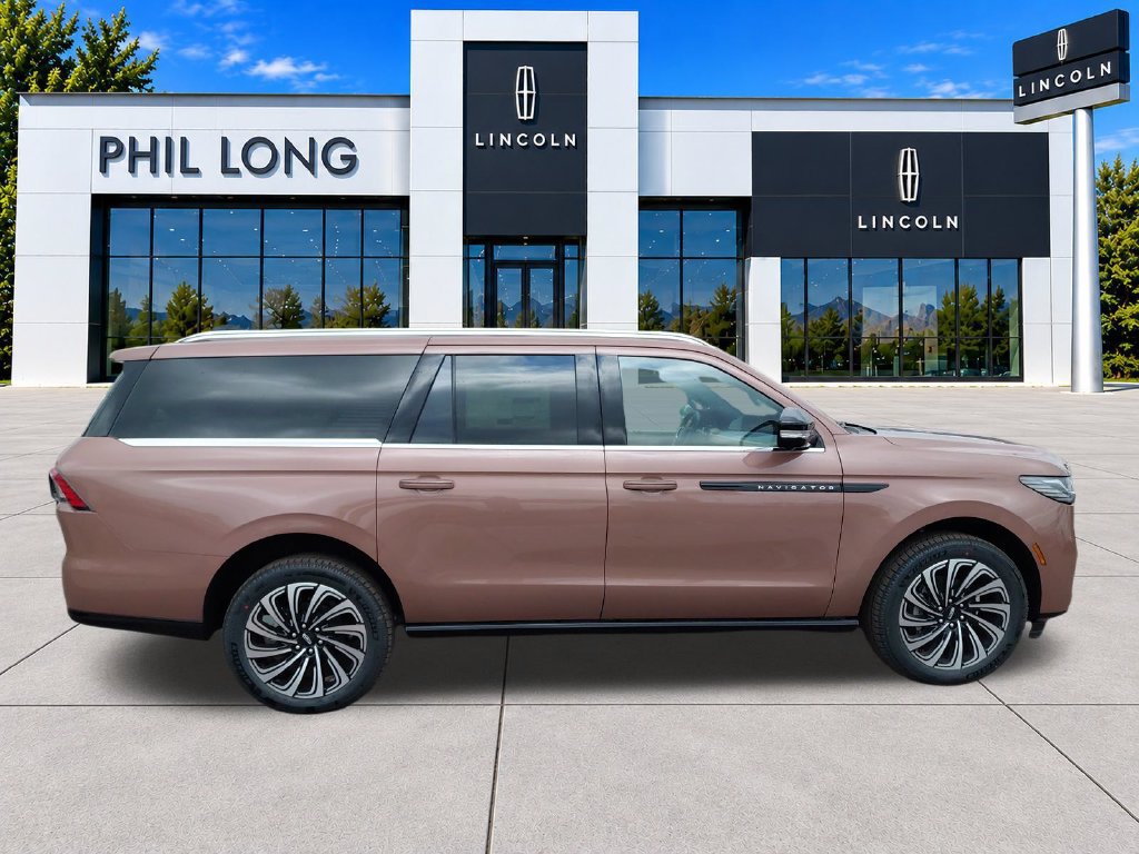 New 2026 Lincoln Navigator L Black Label AWD/4WD image 10