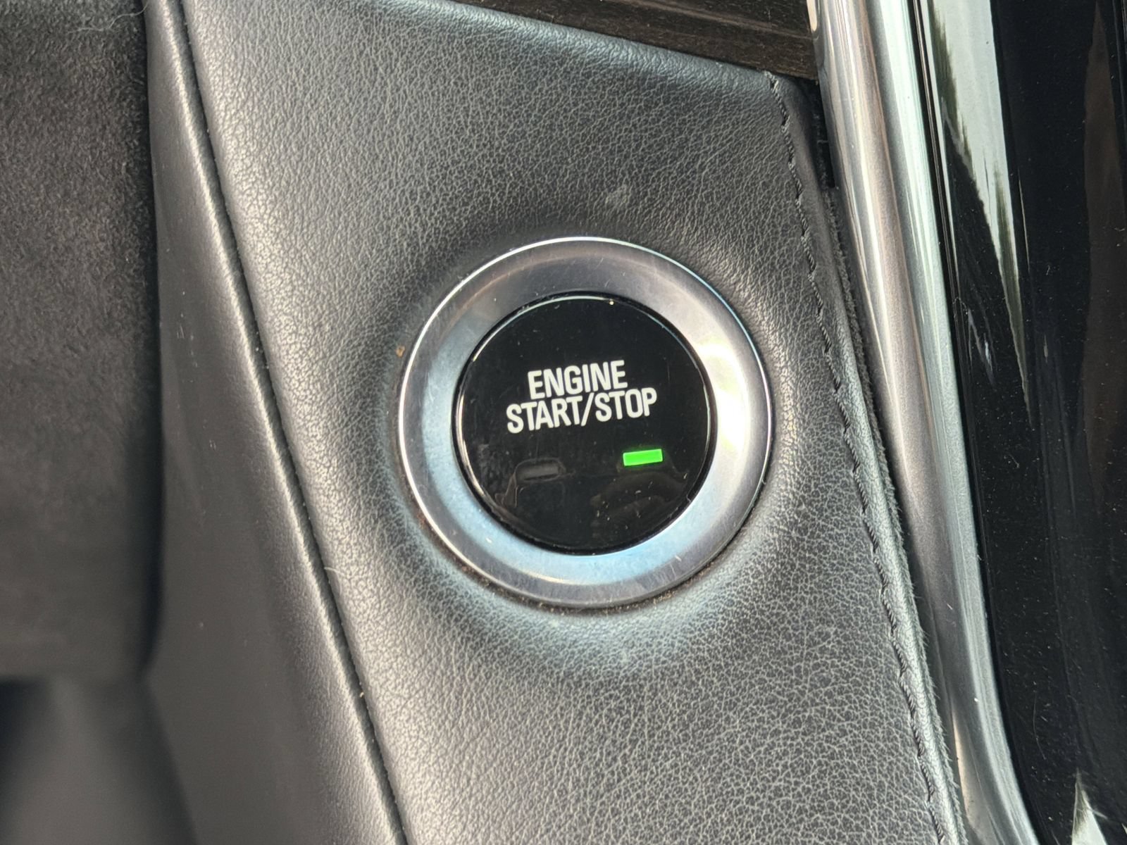 Used 2017 Cadillac Escalade Platinum AWD/4WD image 8