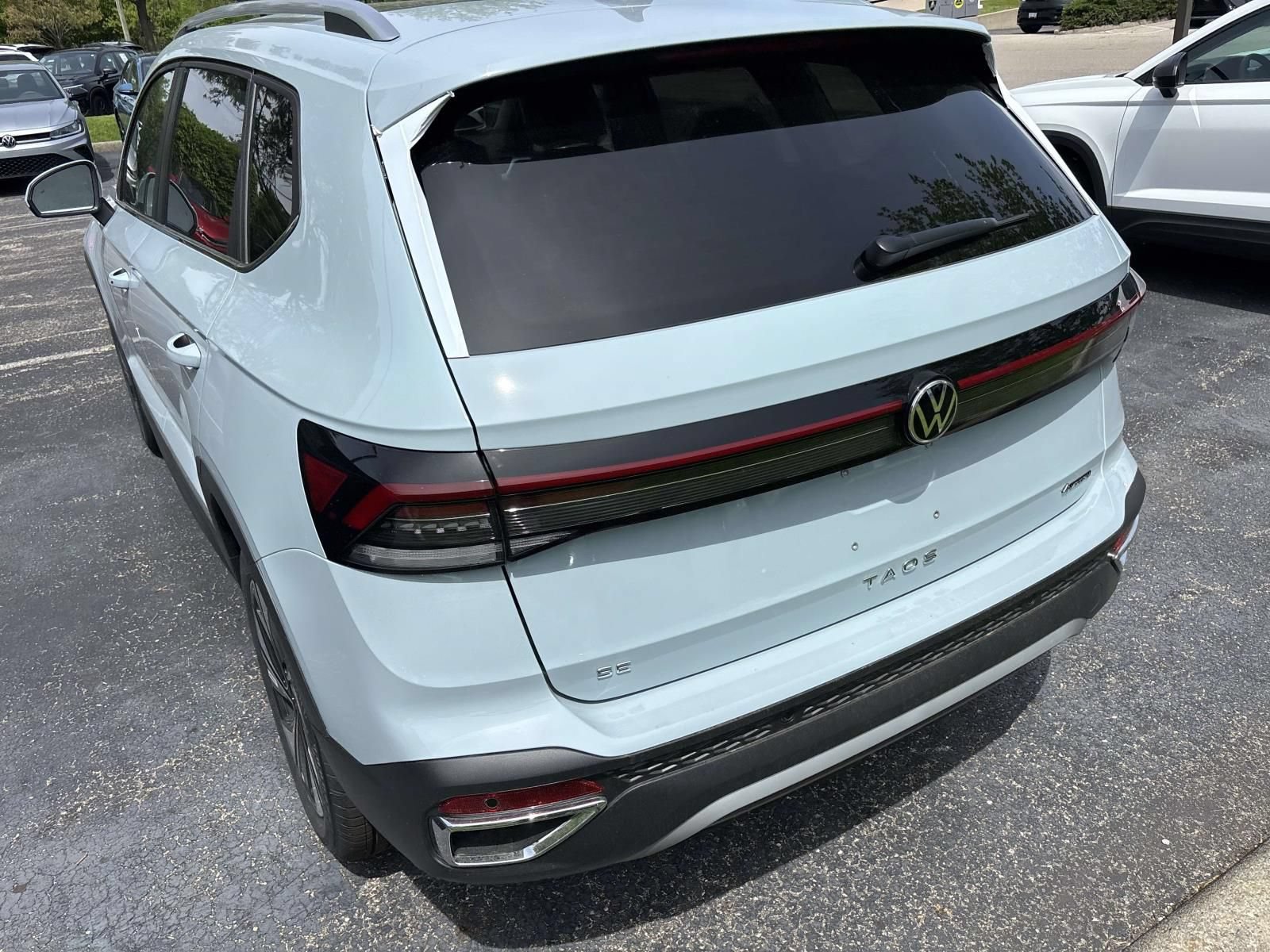 New 2026 Volkswagen Taos SE AWD/4WD image 11