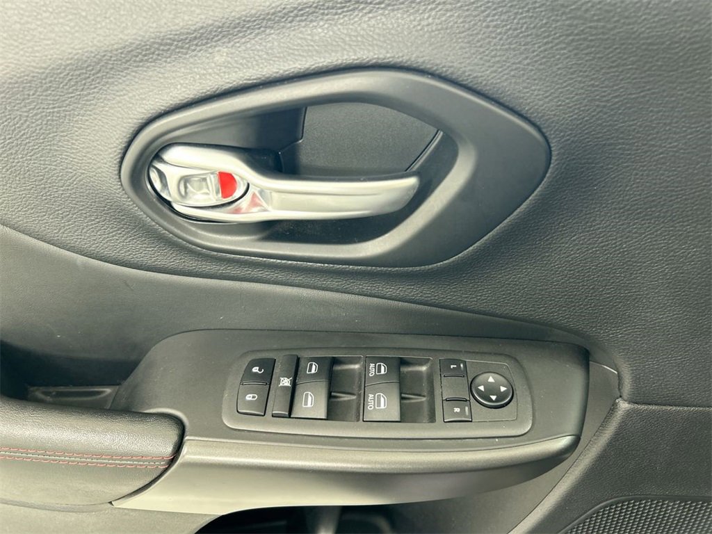 Certified 2022 Jeep Cherokee Trailhawk image 11