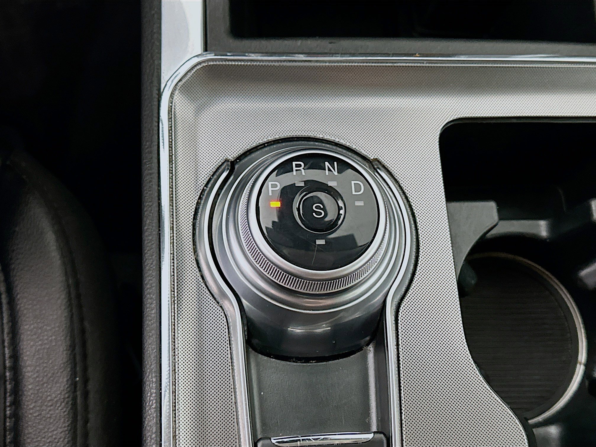 Used 2024 Ford Edge Titanium image 23